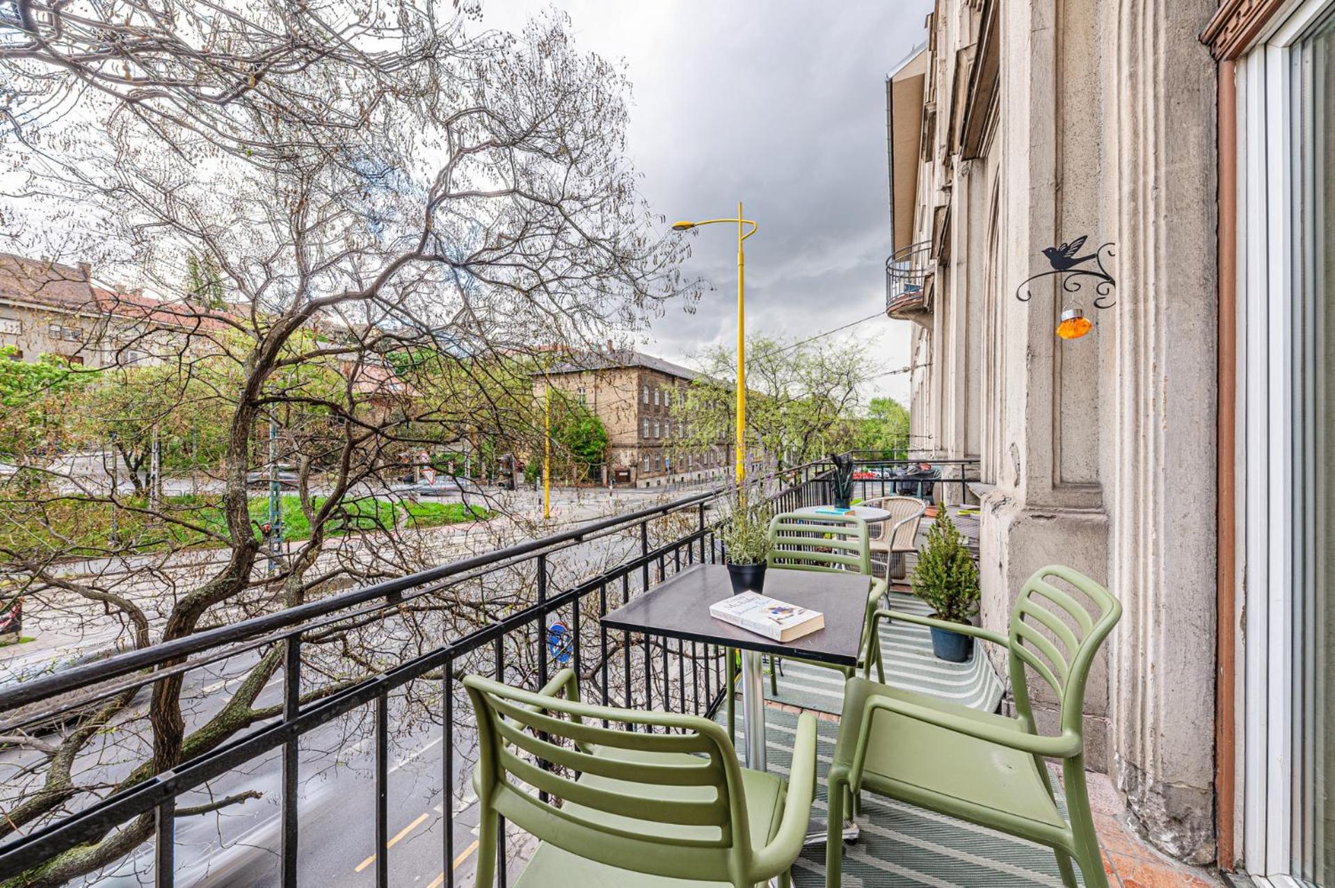 Maison Lumiere Buda - Near M2 Metro