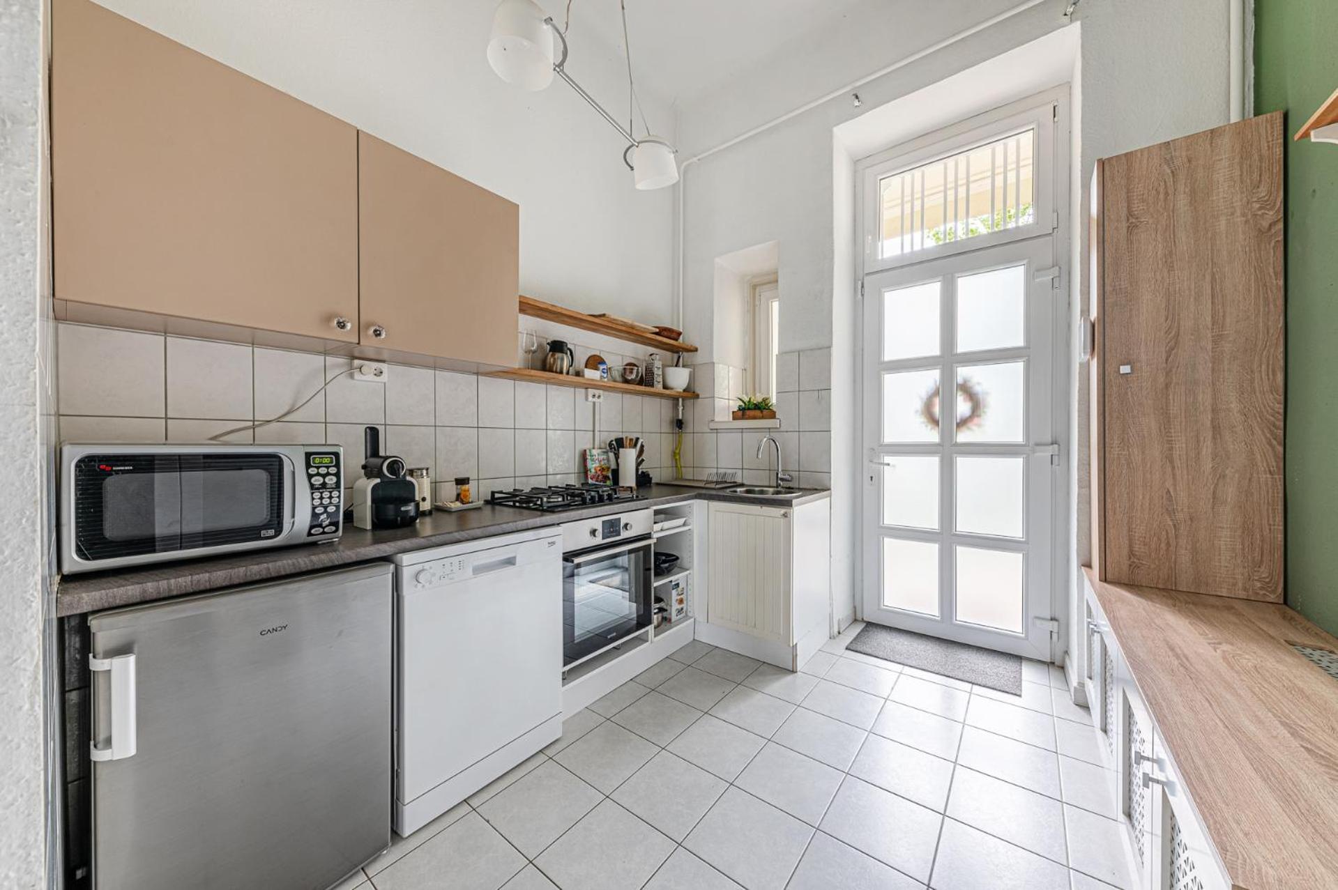 Maison Lumiere Buda - Near M2 Metro *
