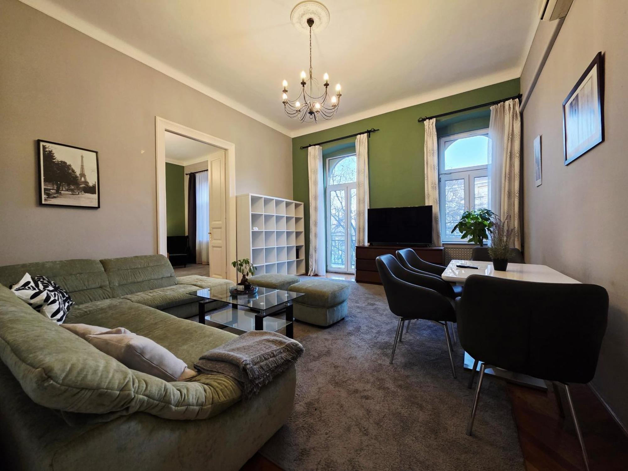 Apartment Maison Lumiere Buda - Near M2 Metro Budapest