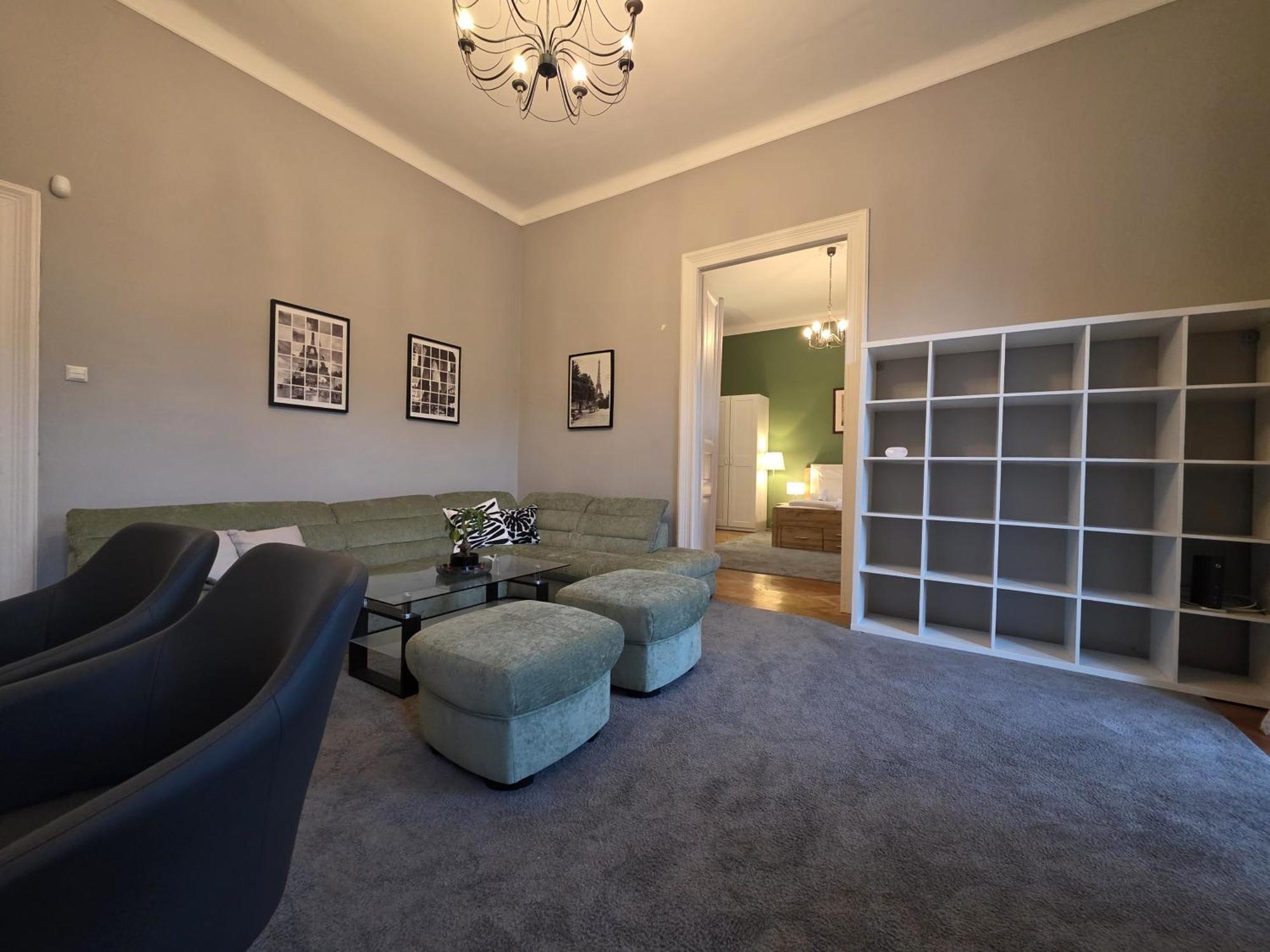 Maison Lumiere Buda - Near M2 Metro Apartment